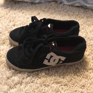 Black DC shoes.